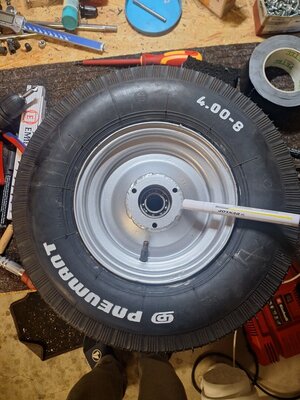 Der letzte, noch originale Pneumant Reifen...