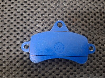 Form der Beläge aufbringen