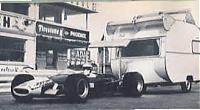 F1WagenmitWohnwagen1969_eifelland.jpg