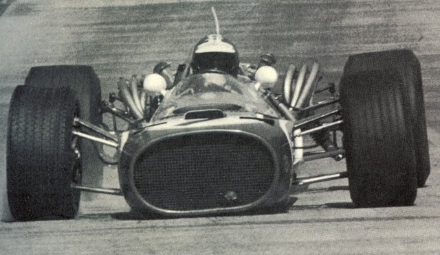 Beltoise Matra Schrankwand.jpg