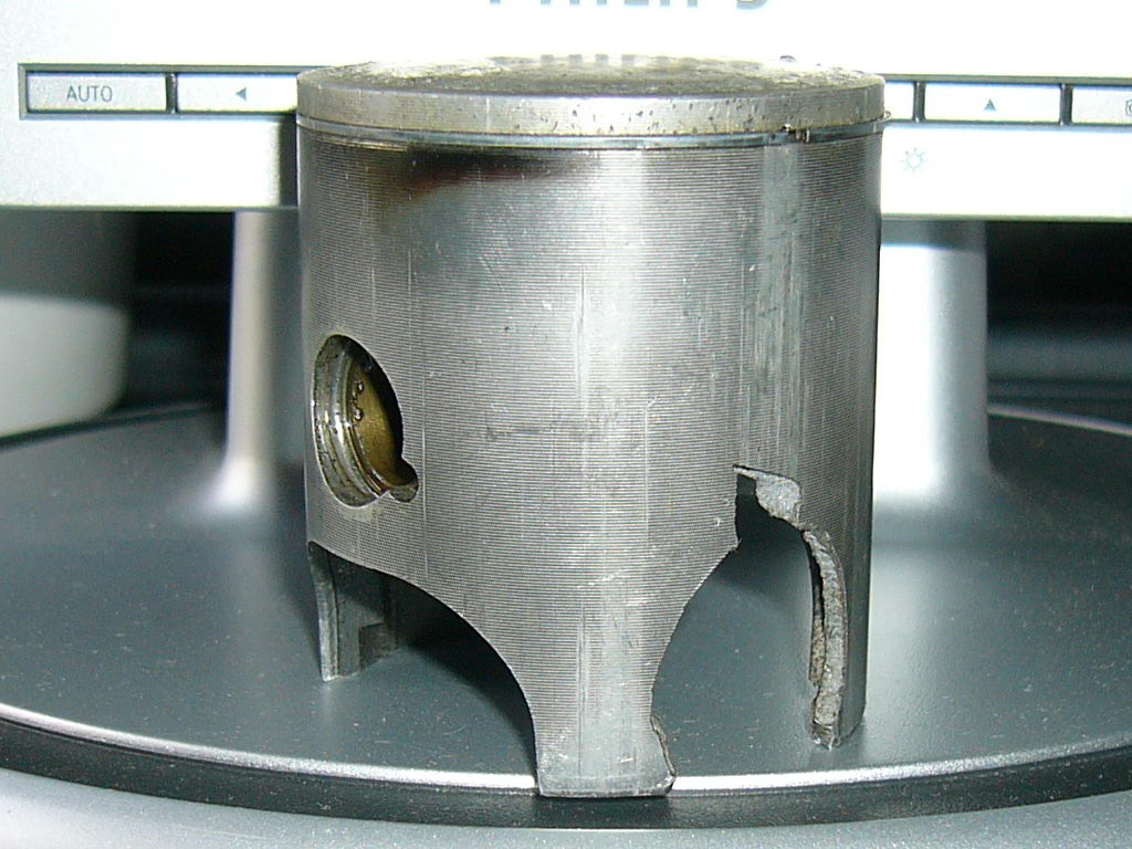 Kolben Schaden L3.jpg