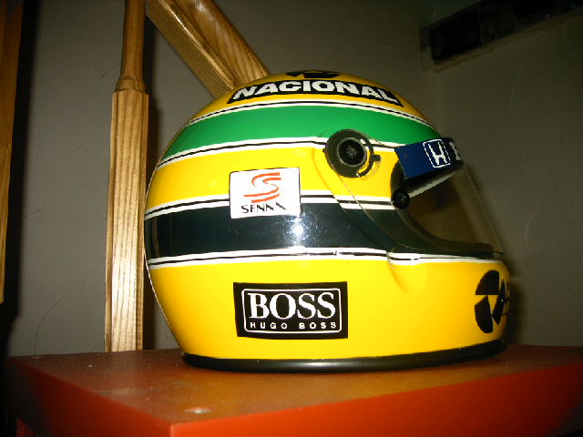 Neuer Helm 4.jpg